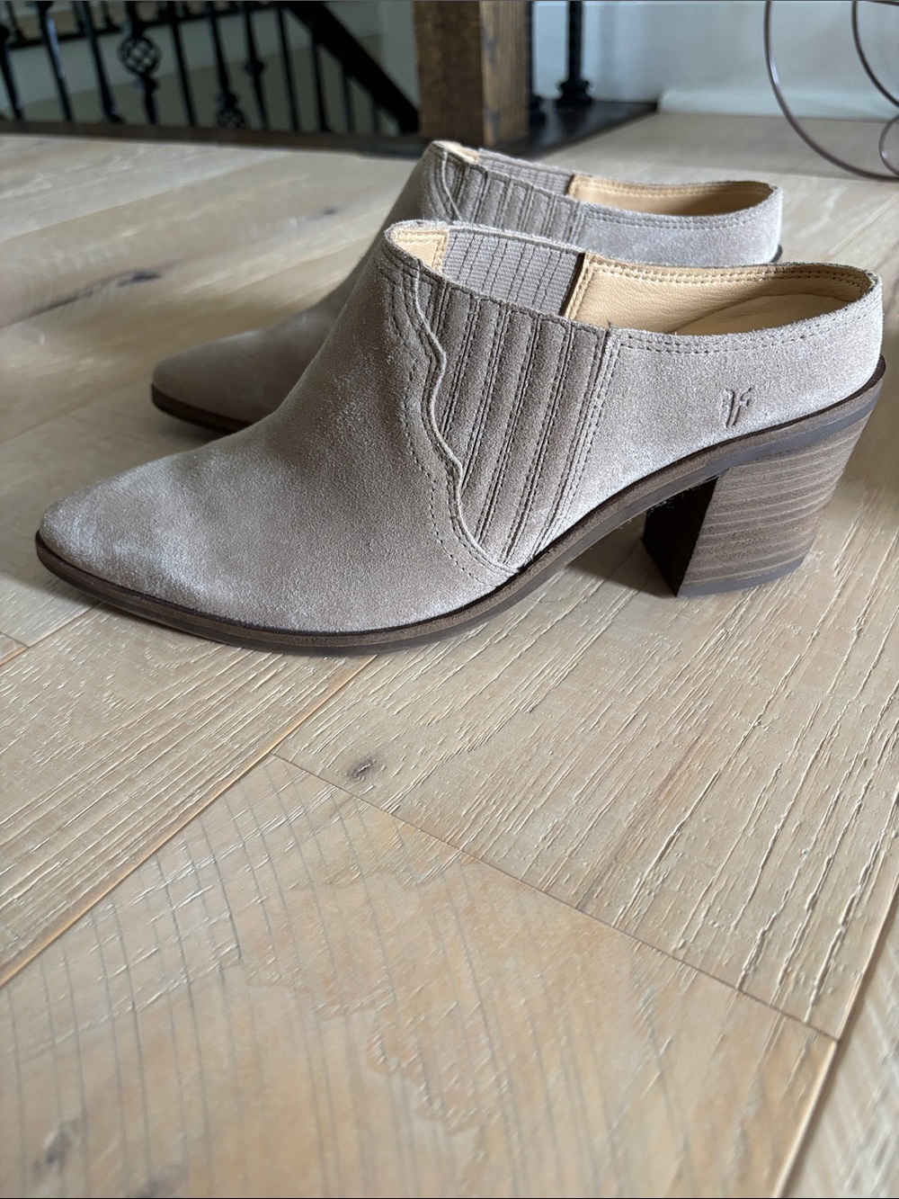 Frye Sara Suede Mule- Taupe Women Shoes NWT